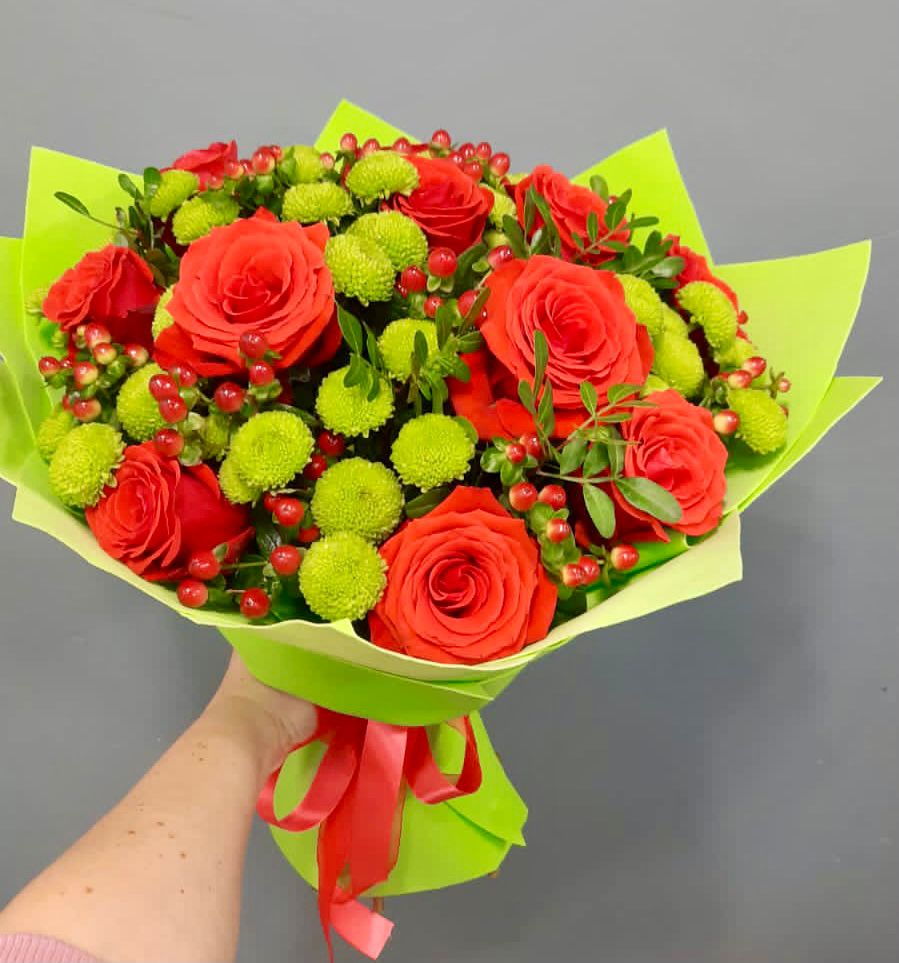 Букет цветов из: Хризантемы и Розы в Суровикино