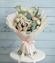 Букет цветов из:  Розы и Лизиантусы в Суровикино