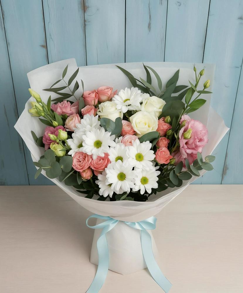 Букет цветов из: Розы, Лизиантусы и Хризантемы в Суровикино