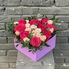 Цветочная композиция из Розы в коробке в Суровикино