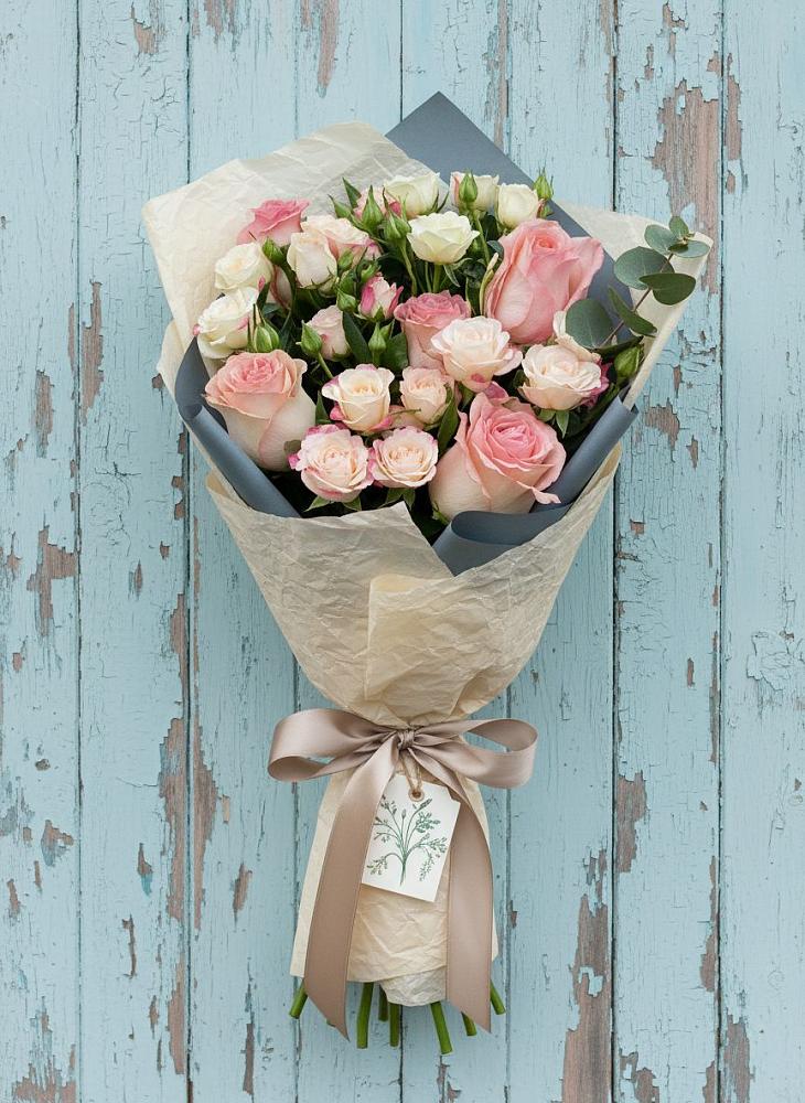 Букет цветов из: Розы в Суровикино