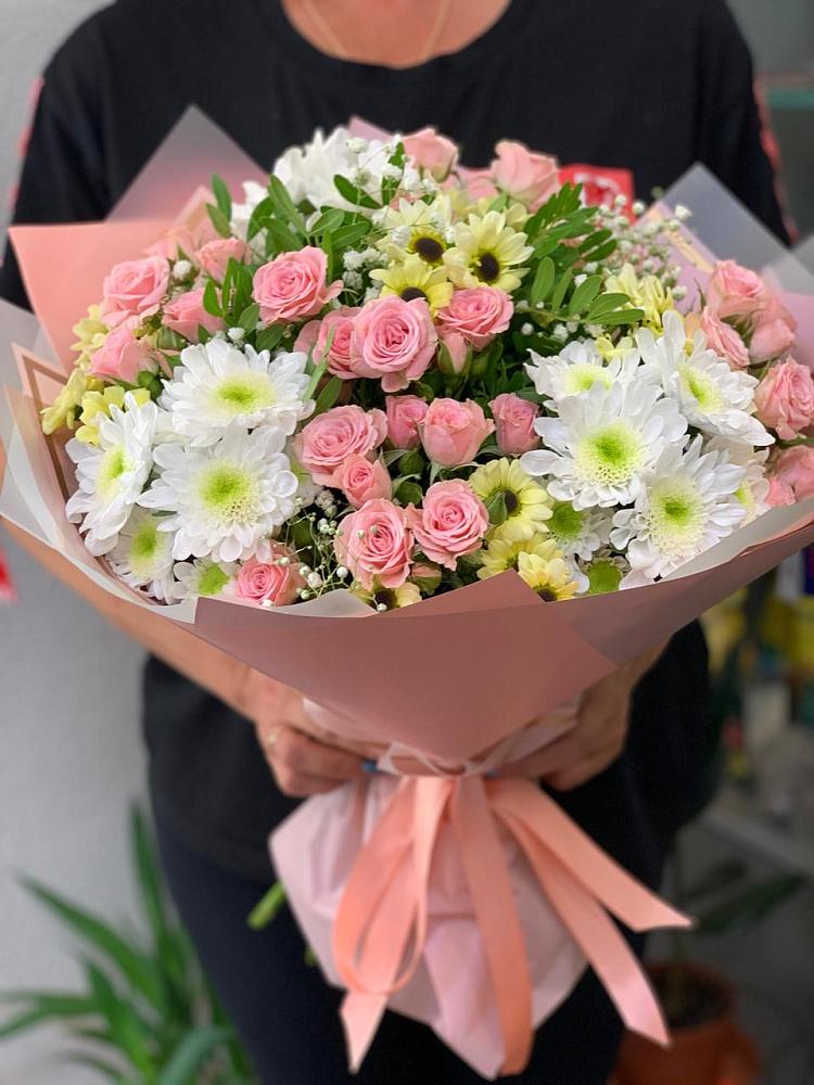 Букет цветов из: Розы и Хризантемы в Суровикино