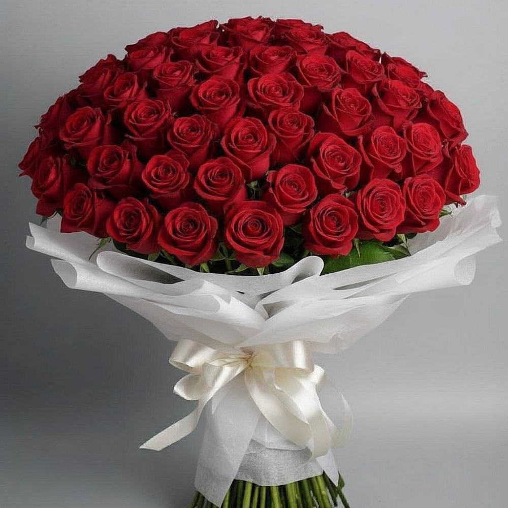 Букет 101 Красная роза Блэк Мэджик в Суровикино