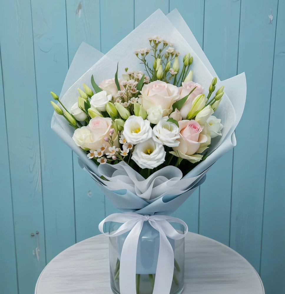 Букет цветов из: Розы и Лизиантусы в Суровикино