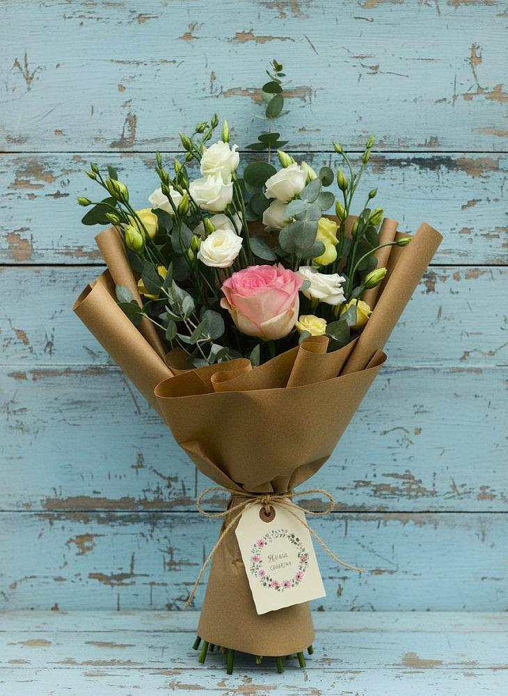 Букет цветов из: Розы и Лизиантусы в Суровикино