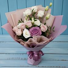 Букет цветов из:  Розы и Лизиантусы в Суровикино
