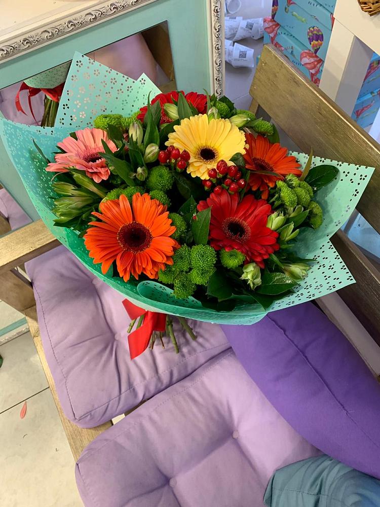 Букет цветов из: Герберы, Хризантемы и Альстромерии в Суровикино