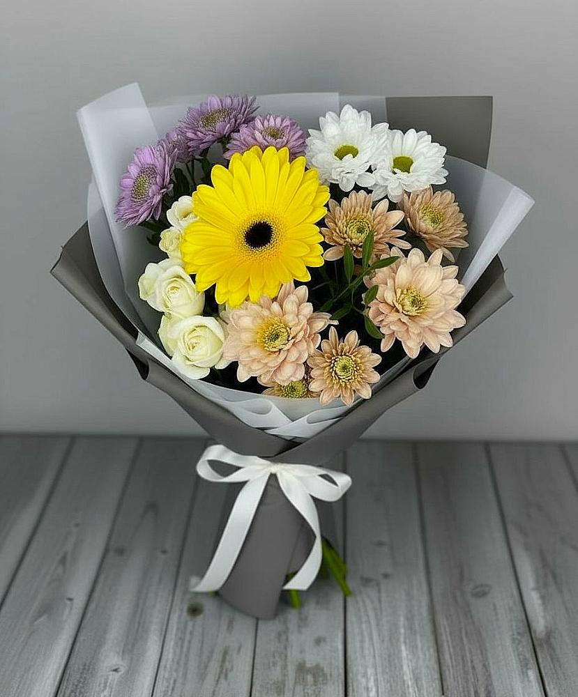 Букет цветов из: Розы, Герберы и Хризантемы в Суровикино