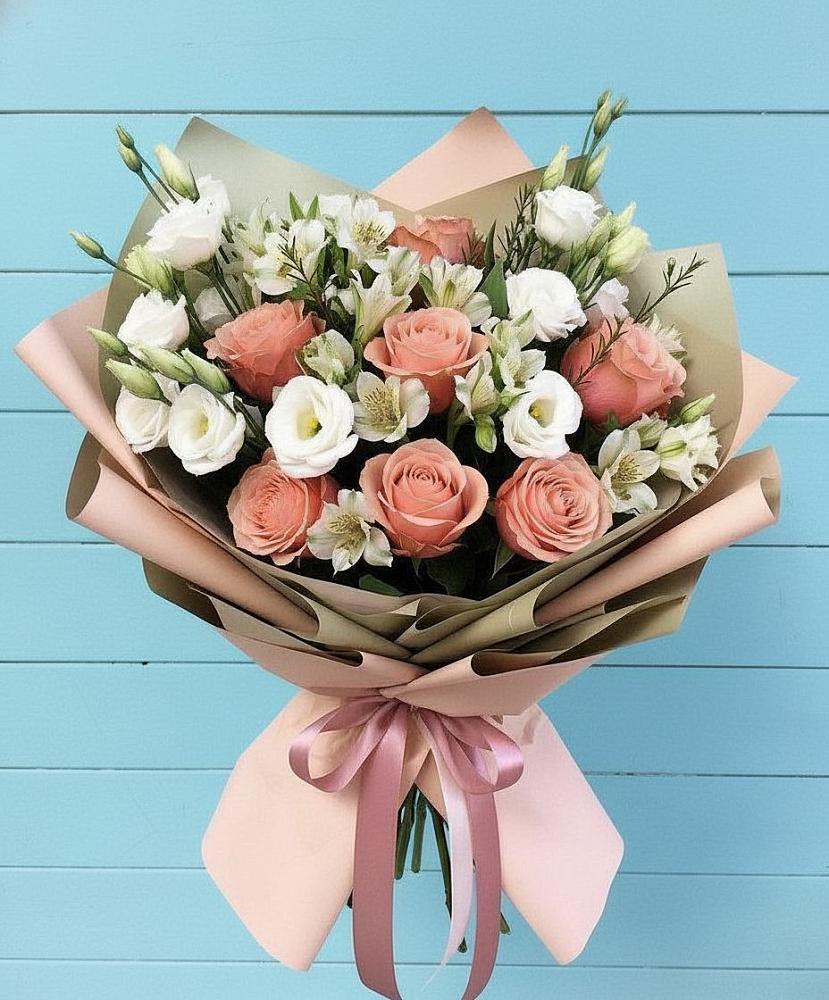 Букет цветов из: Розы, Альстромерии и Лизиантусы в Суровикино