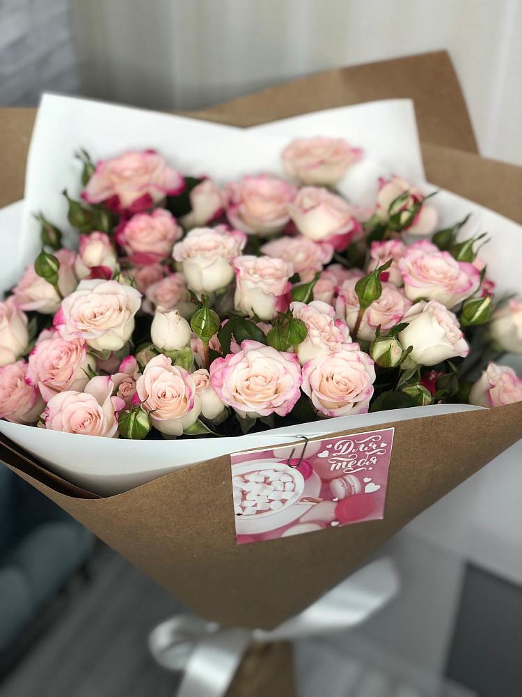 Букет цветов из: Розы в Суровикино