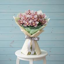 Букет цветов из:  Орхидеи и Розы в Суровикино