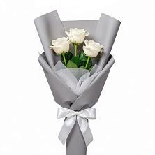 Букет 3 белые розы в Суровикино