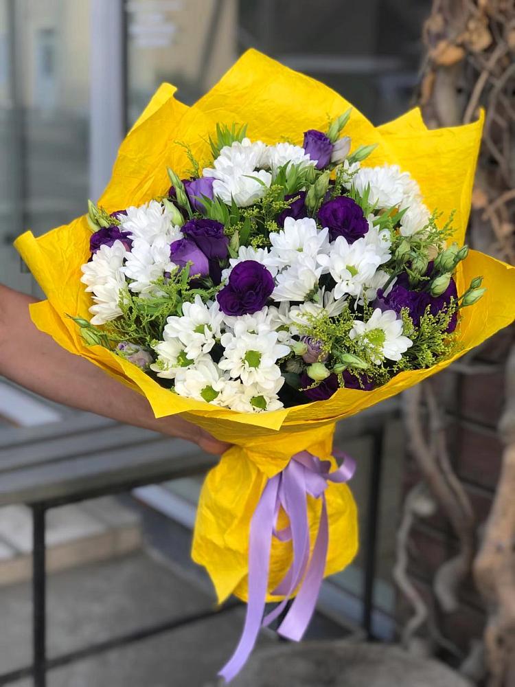 Букет цветов из: Ирисы, Хризантемы и Ромашки в Суровикино