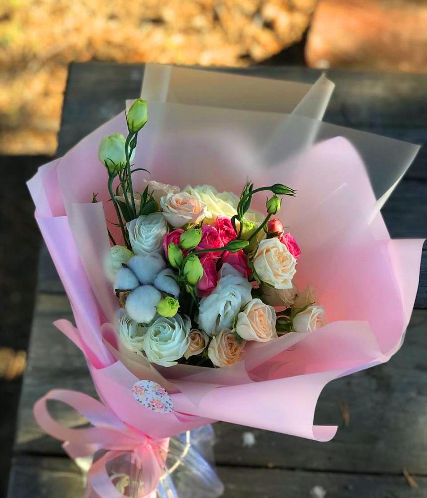 Букет цветов из: Розы и Лизиантусы в Суровикино