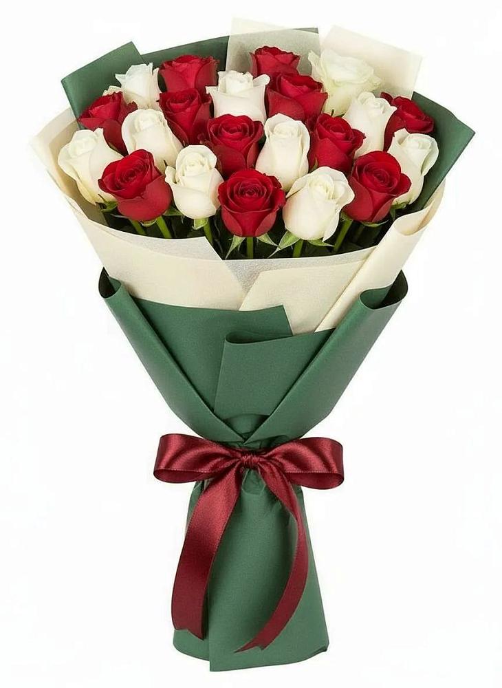 Букет Микс из красных и белых роз в Суровикино