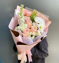 Букет цветов из:  Хризантемы и Розы в Суровикино