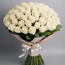 Букет 101 беля роза Белоснежка в Суровикино