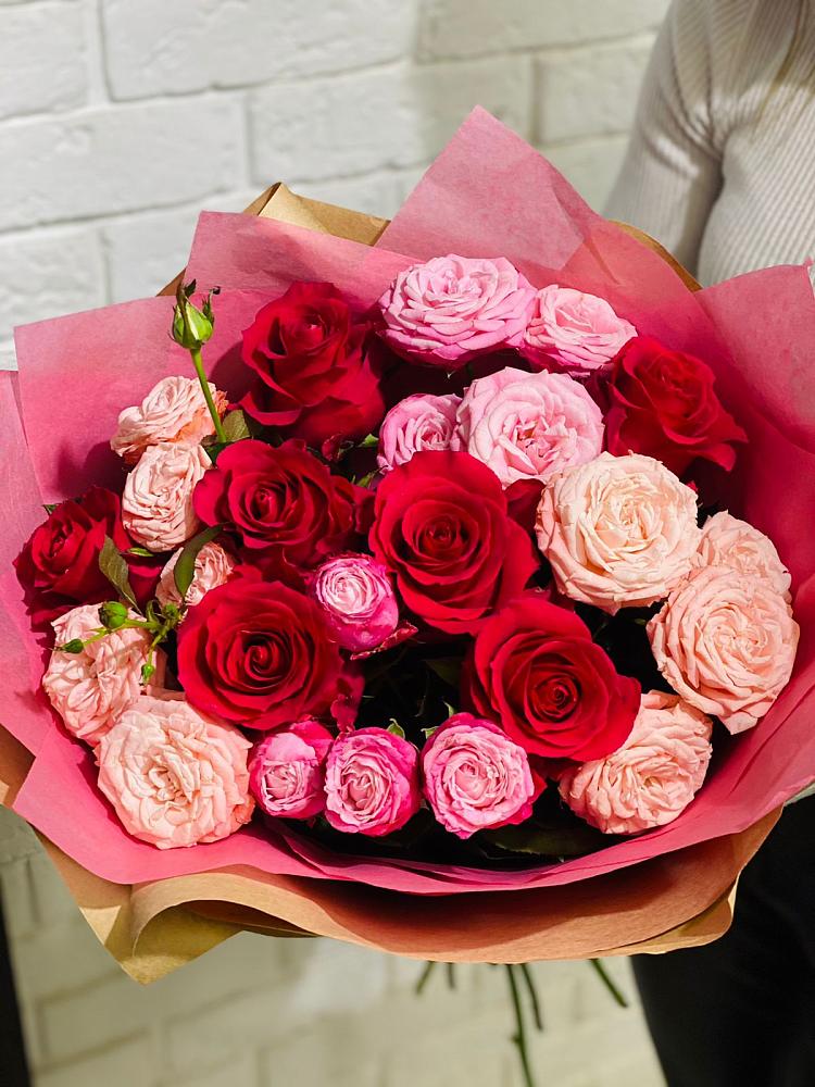 Букет цветов из: Розы в Суровикино