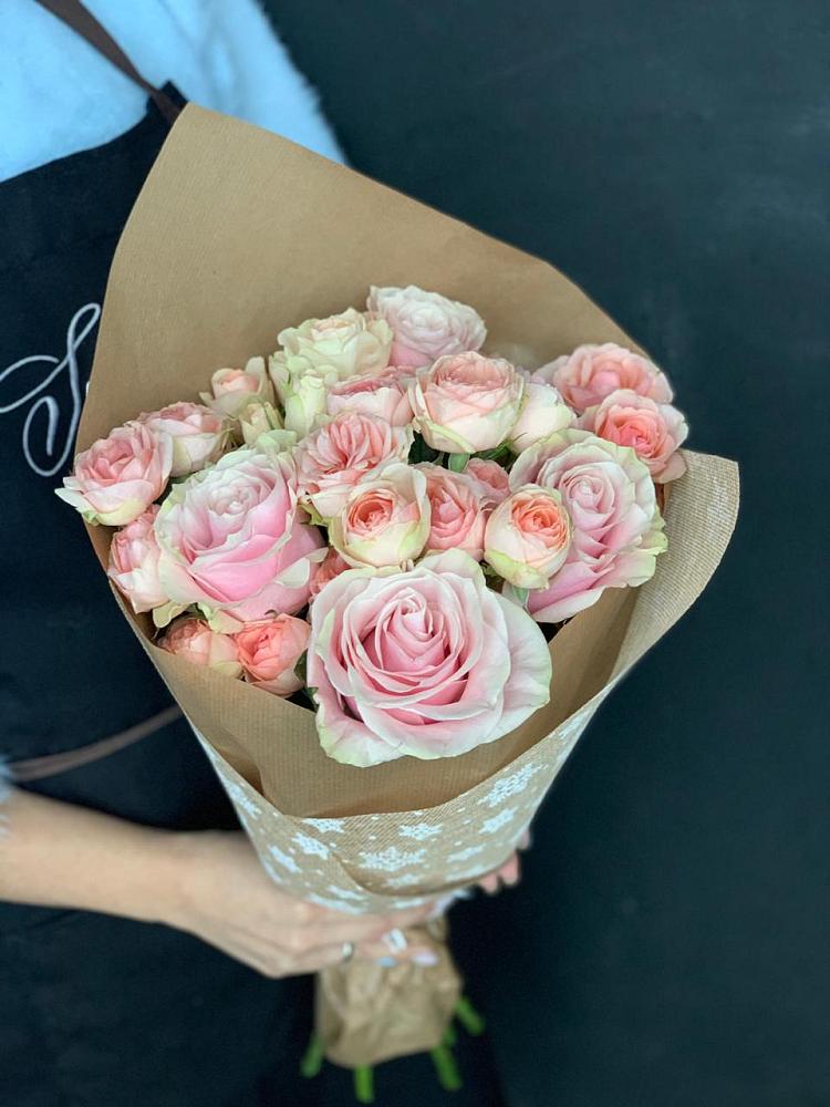 Букет цветов из: Хризантемы и Розы в Суровикино