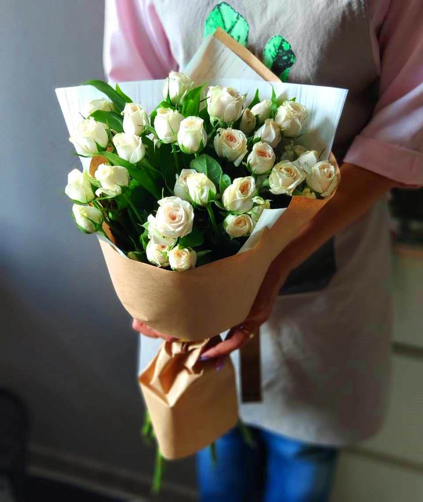 Букет цветов из: Розы в Суровикино