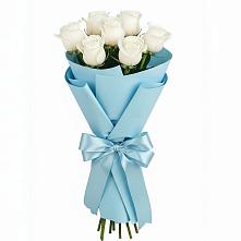 Букет 7 белых роз Проуд в Суровикино