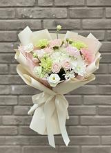 Букет цветов из:  Гвоздики, Розы, Лизиантусы и Хризантемы #REPLACE_PRED# Суровикино