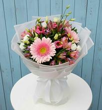 Букет цветов из:  Герберы, Альстромерии и Лизиантусы #REPLACE_PRED# Суровикино