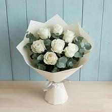 Букет Белые розы в Эвкалипте в Суровикино