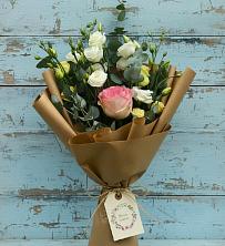 Букет цветов из:  Розы и Лизиантусы в Суровикино