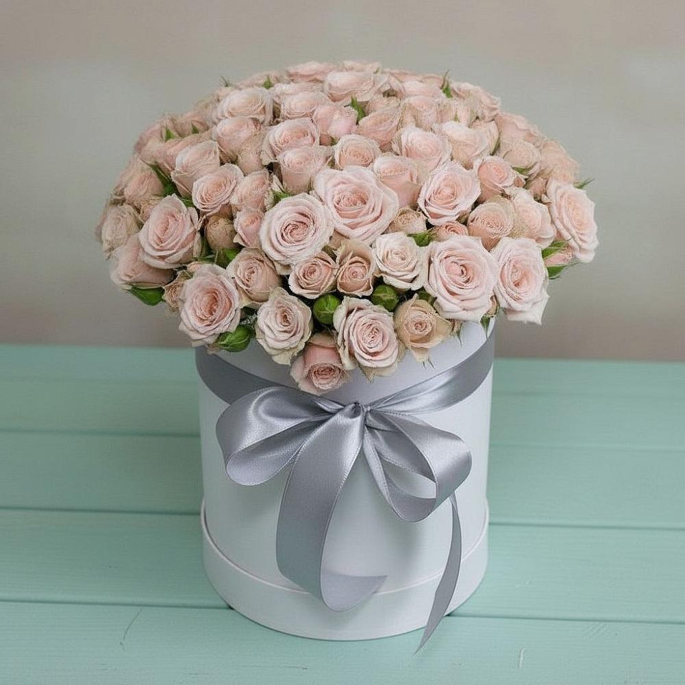 Цветочная композиция из Розы в шляпной коробке в Суровикино