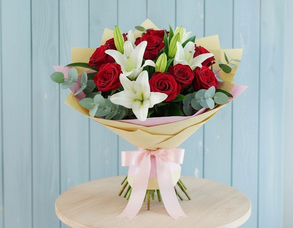 Букет цветов из: Лилии и Розы в Суровикино